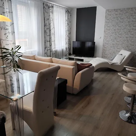 Apartman Pod Vezi Jindrichuv Hradec Exterior photo